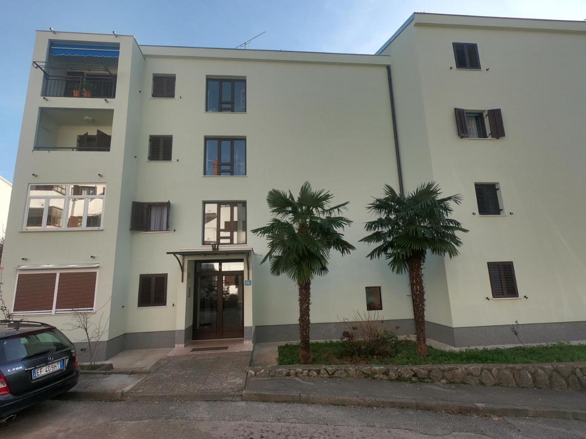Apartman Doris Lovran Exteriör bild
