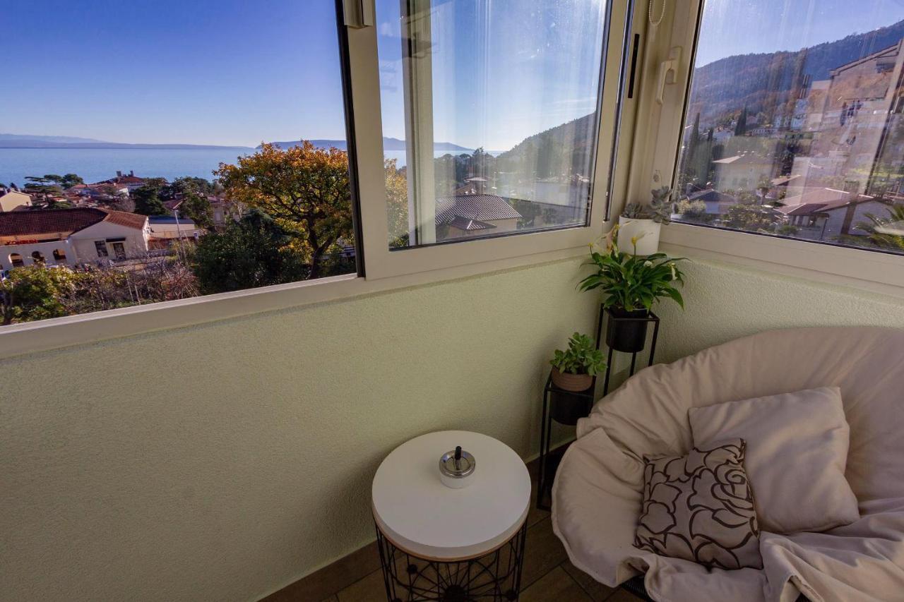 Apartman Doris Lovran Exteriör bild