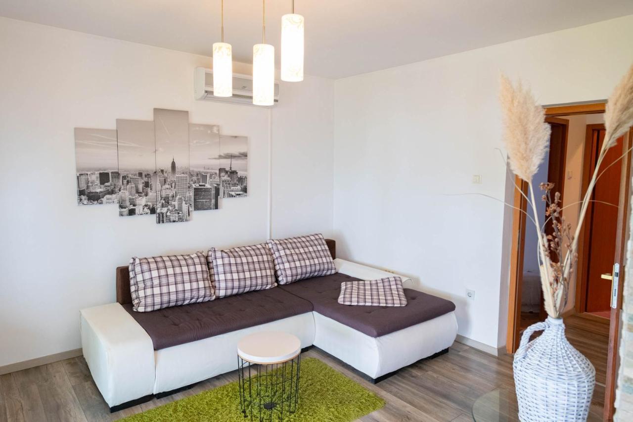 Apartman Doris Lovran Exteriör bild