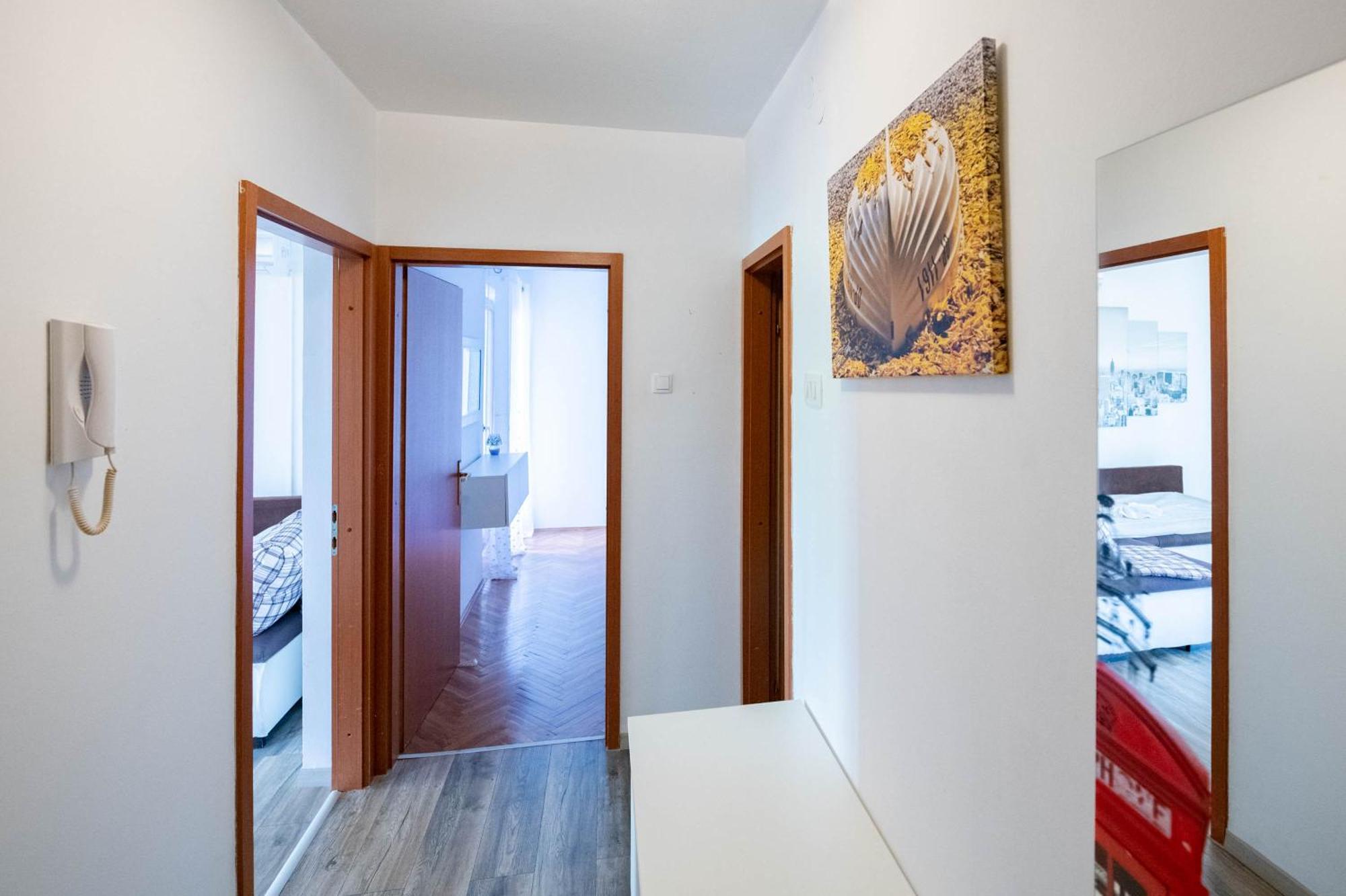 Apartman Doris Lovran Exteriör bild