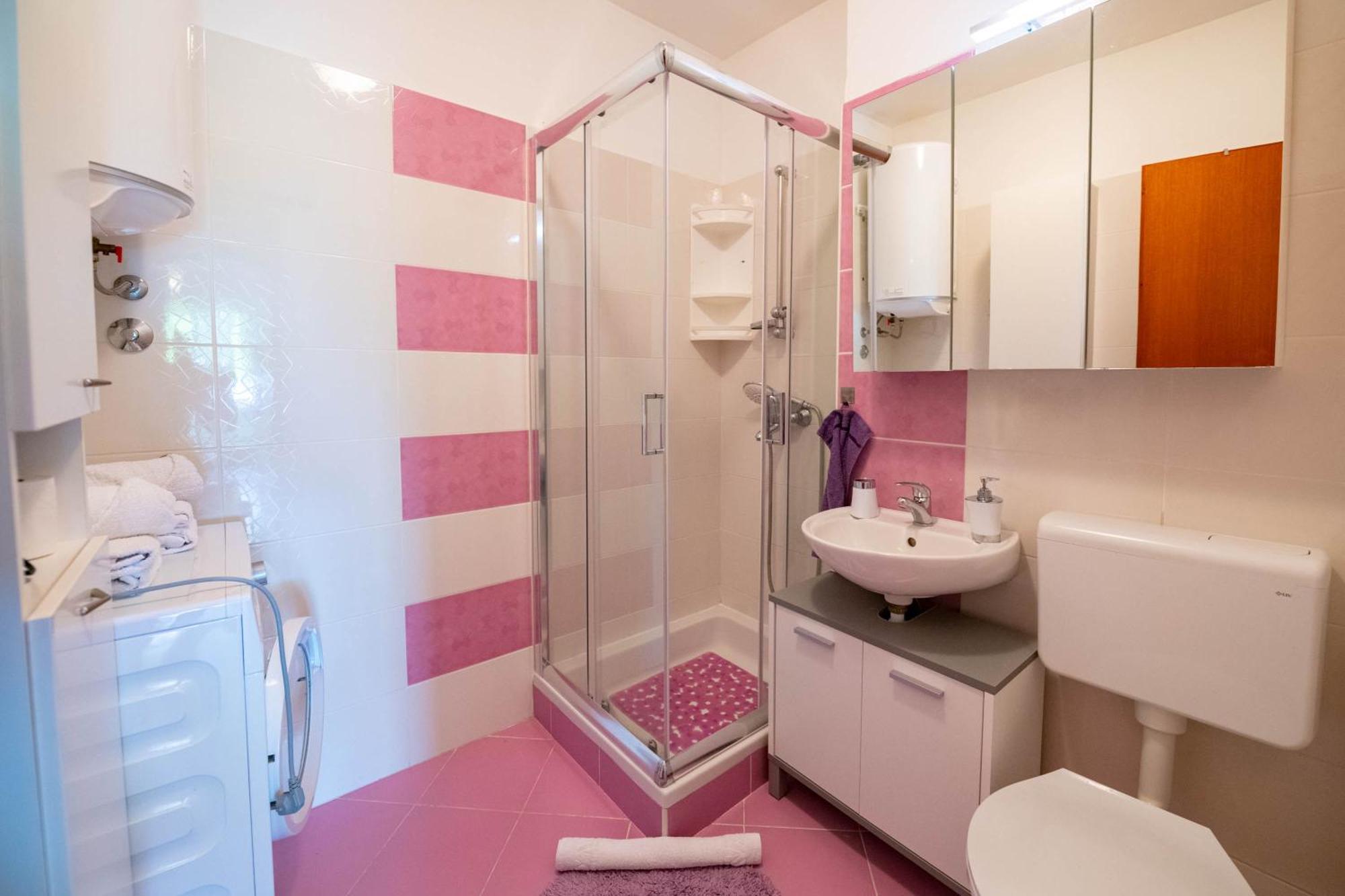 Apartman Doris Lovran Exteriör bild